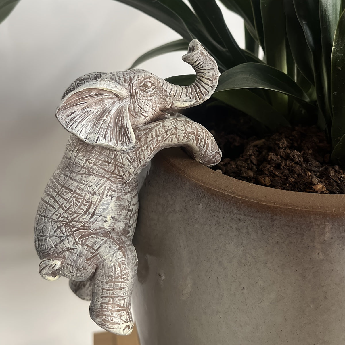 1pc Elephant-Shaped Hanging Flower Pot - Charming Decor for Balcony Gardens & Bedrooms - Unique Elephant Lover Gift - Handcrafted Aesthetic Room Accent for Boho Chic Homes